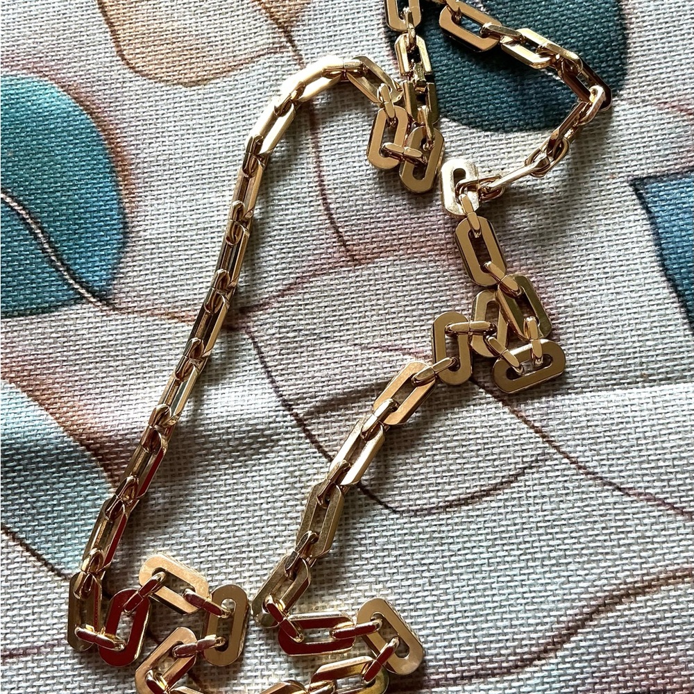 Vintage Heavy Elegant Gold Chain Necklace, Marked Nina Ricci on the clasp